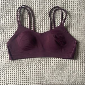 Lululemon like a cloud bra